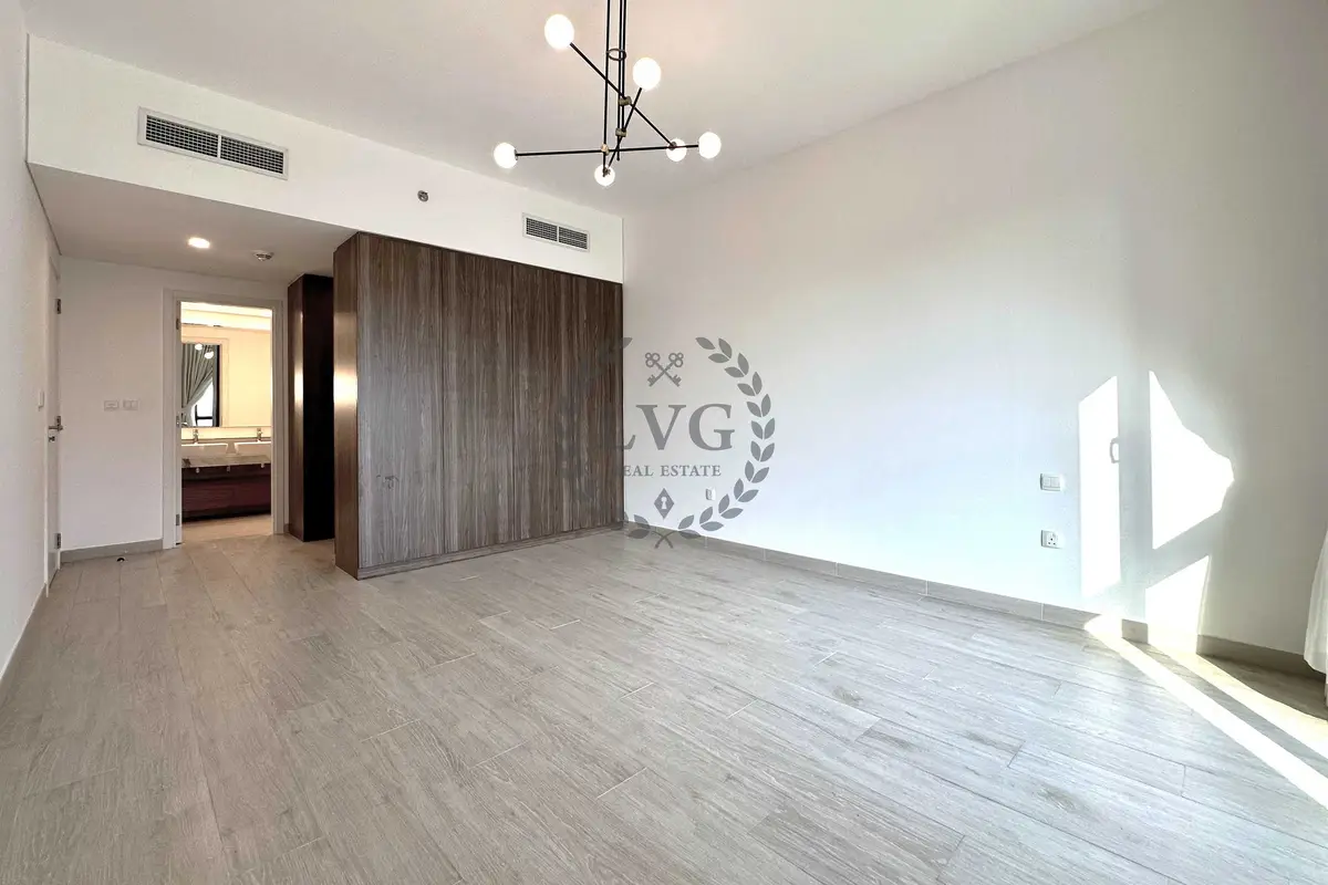 860351759-1066×800 Open Kitchen l Unfurnished l Mid Floor | Vacant