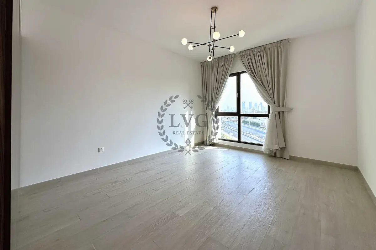 860351760-1066×800 Open Kitchen l Unfurnished l Mid Floor | Vacant