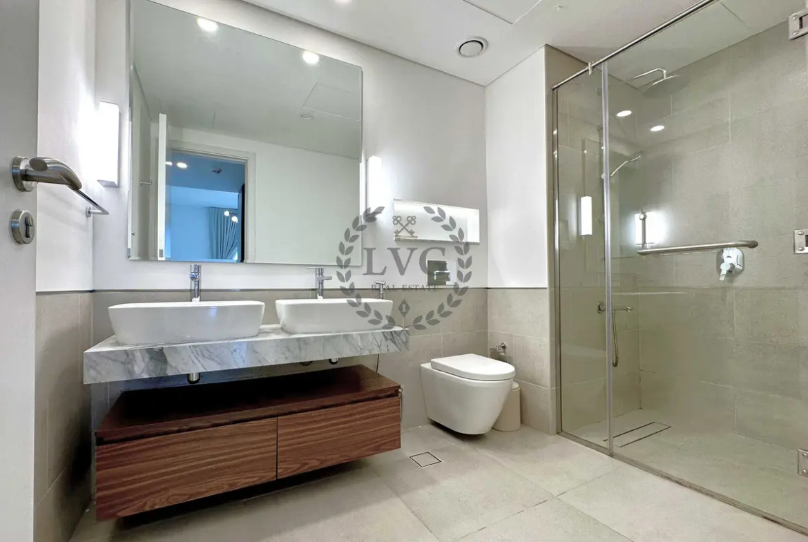 Open Kitchen l Unfurnished l Mid Floor | Vacant
