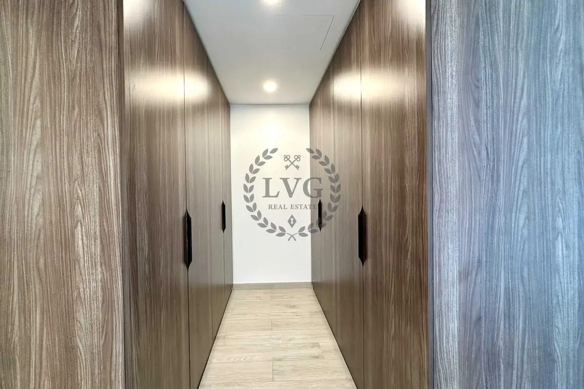 860351774-1066×800 Open Kitchen l Unfurnished l Mid Floor | Vacant