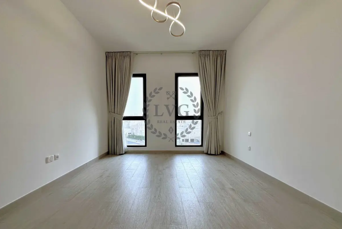 Open Kitchen l Unfurnished l Mid Floor | Vacant