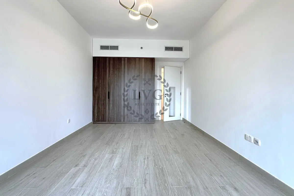 860351777-1066×800 Open Kitchen l Unfurnished l Mid Floor | Vacant