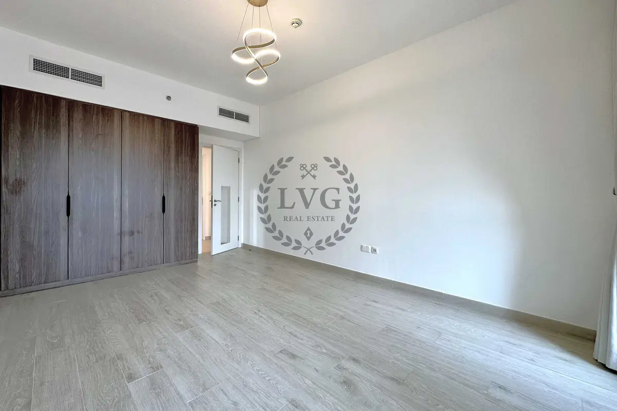 860351778-1066×800 Open Kitchen l Unfurnished l Mid Floor | Vacant