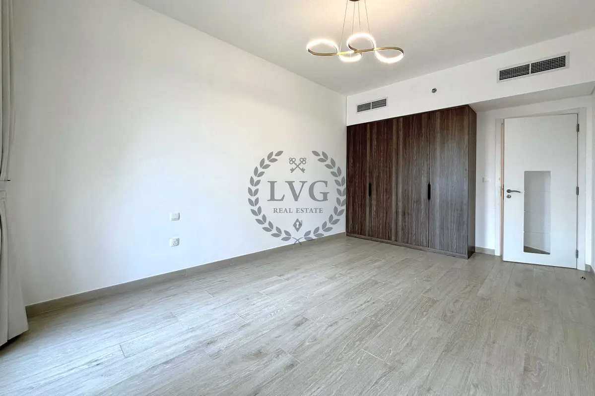 860351779-1066×800 Open Kitchen l Unfurnished l Mid Floor | Vacant