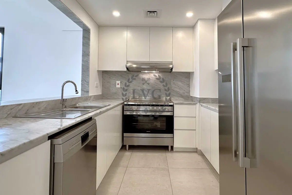 860351794-1066×800 Open Kitchen l Unfurnished l Mid Floor | Vacant