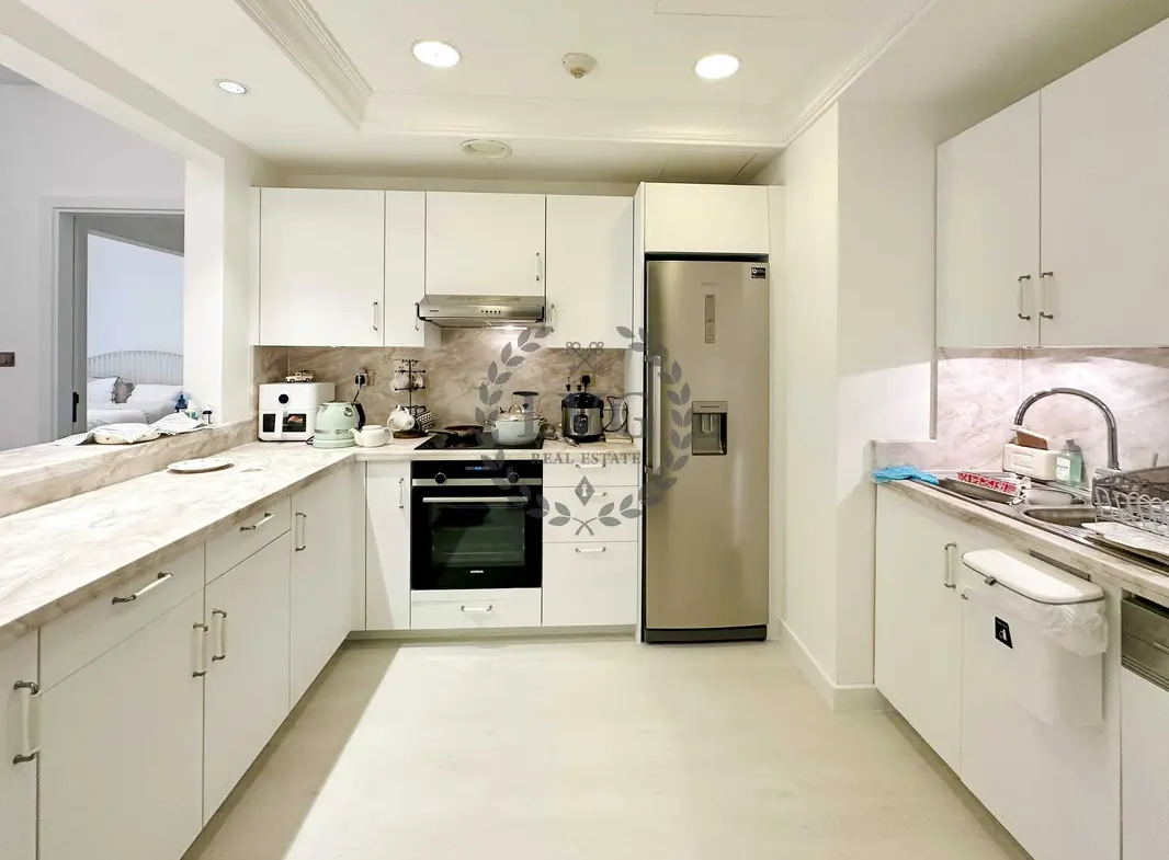 Elegant Living | Serene Community View