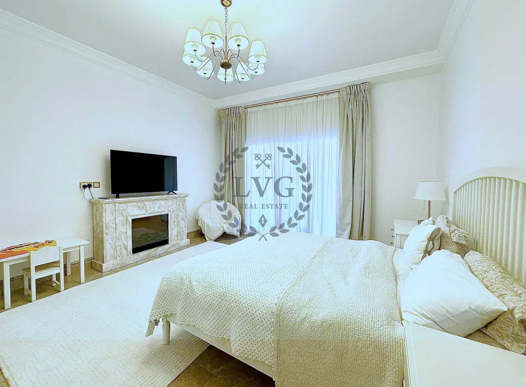 Elegant Living | Serene Community View