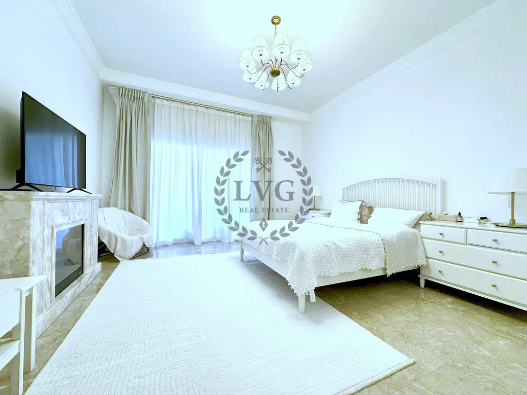 Elegant Living | Serene Community View