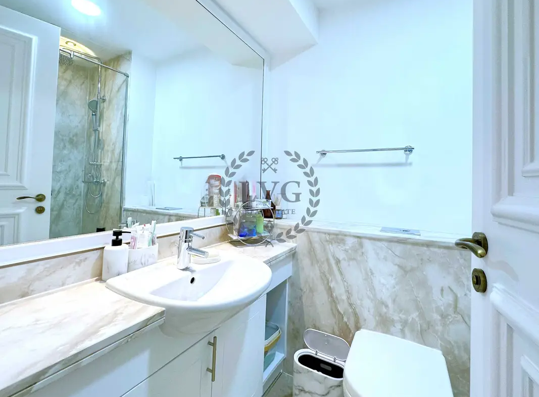 Elegant Living | Serene Community View