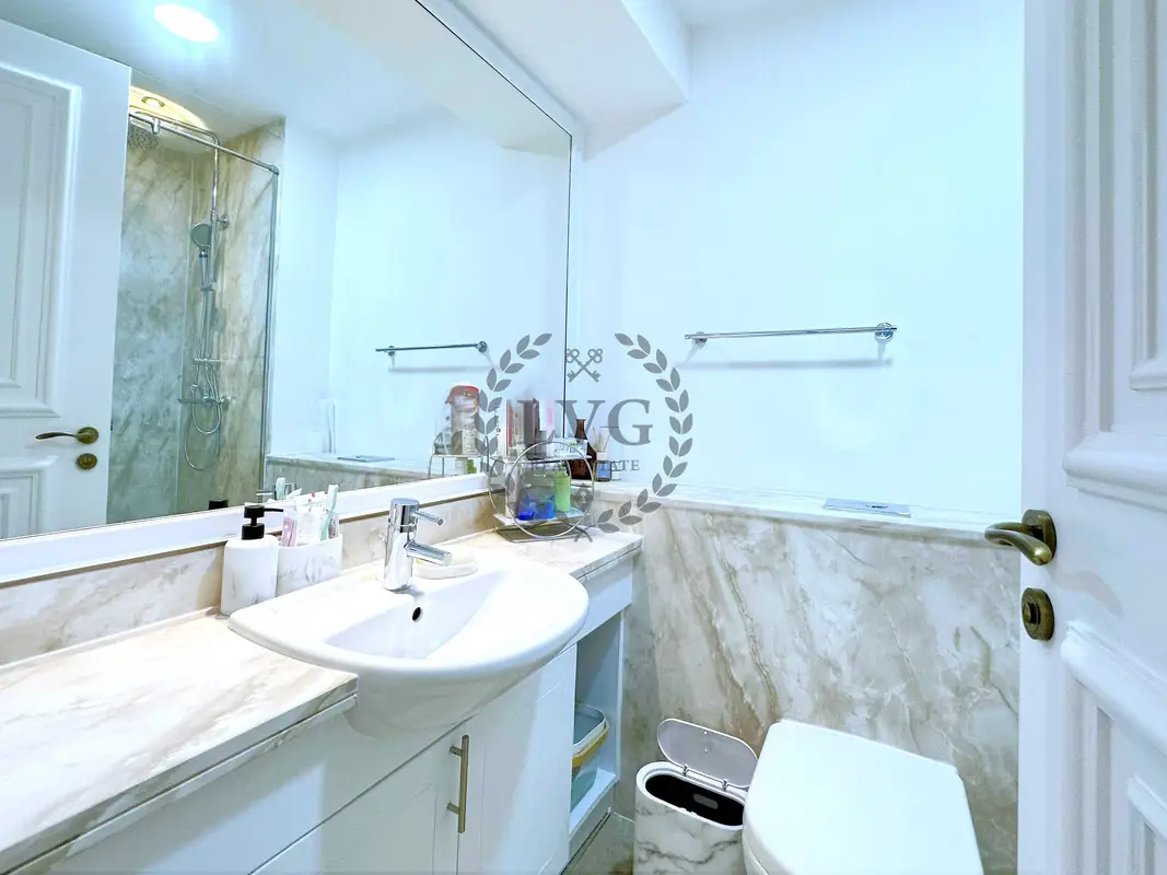 Elegant Living | Serene Community View