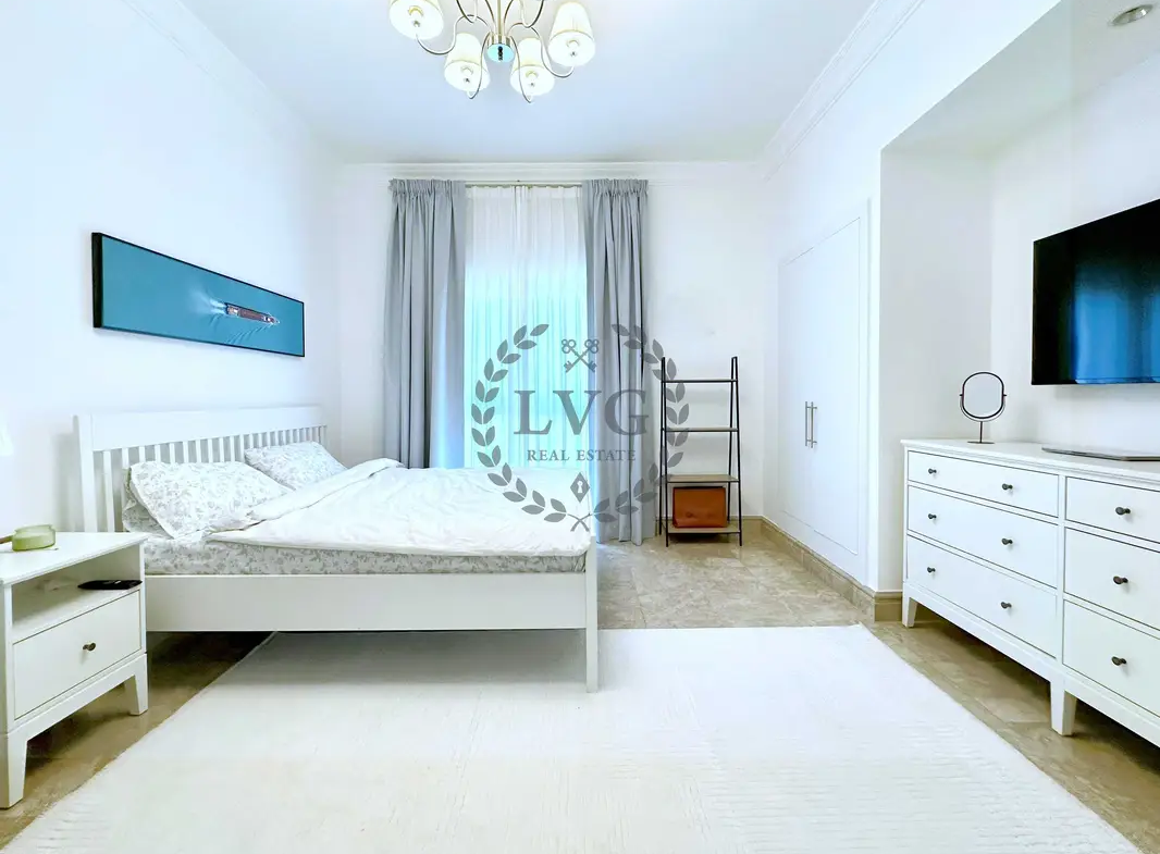 Elegant Living | Serene Community View
