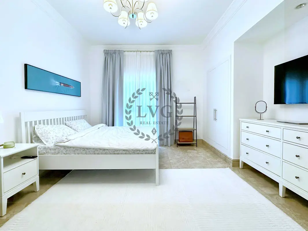 Elegant Living | Serene Community View