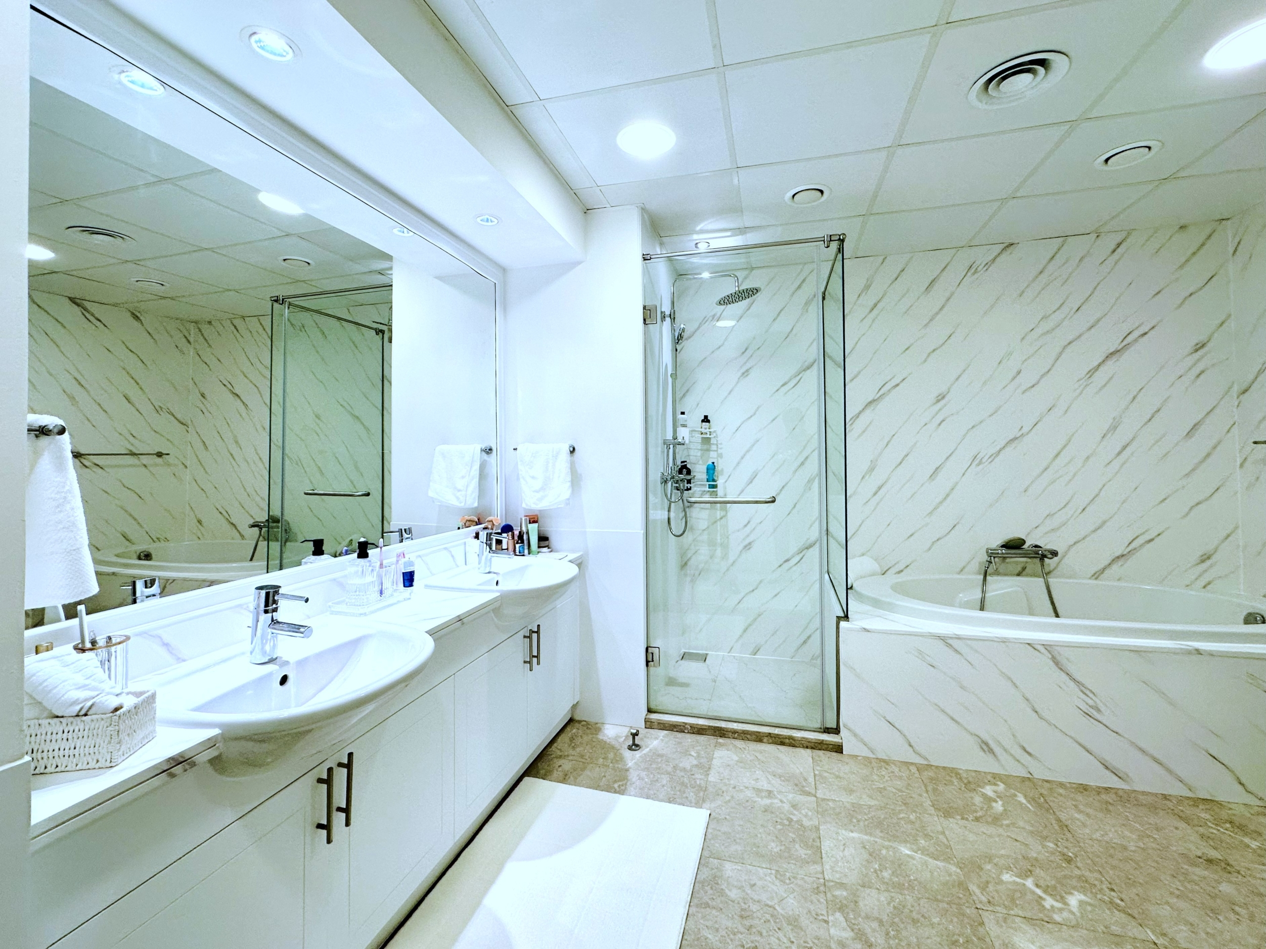 Elegant Living | Serene Community View